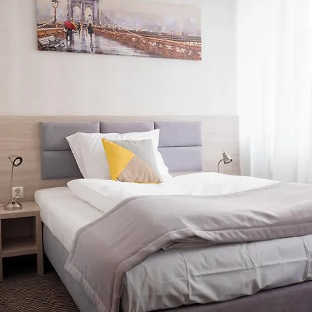 Hotel Chrobrego9 3*